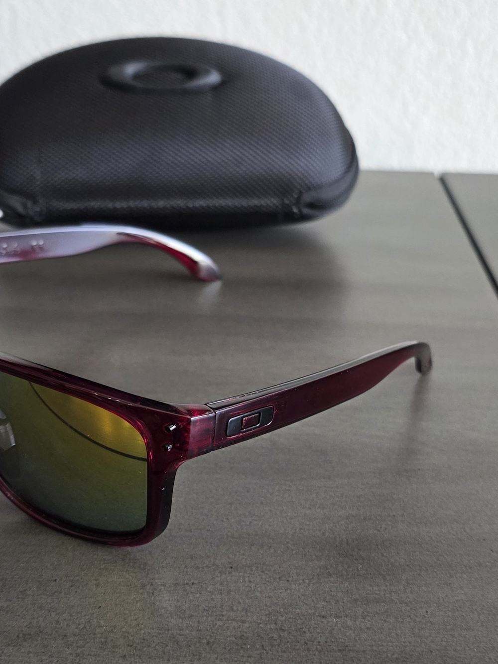 Oakley Holbrook